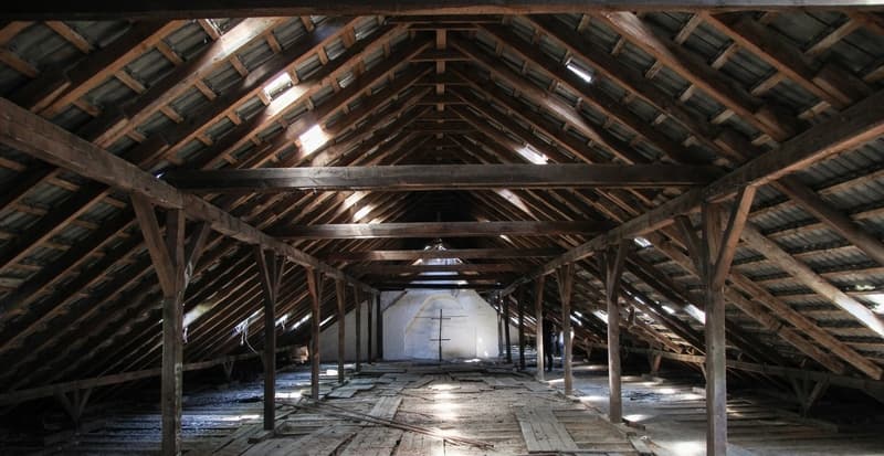 vent aircon into loft